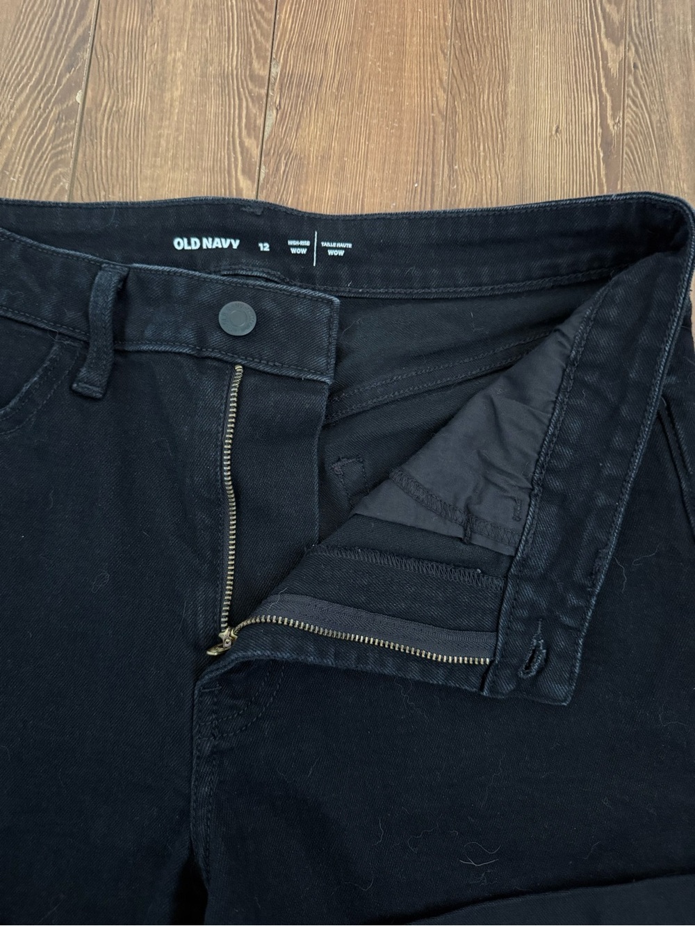 Old Navy Mom Jean shorts - Picture 4 of 7